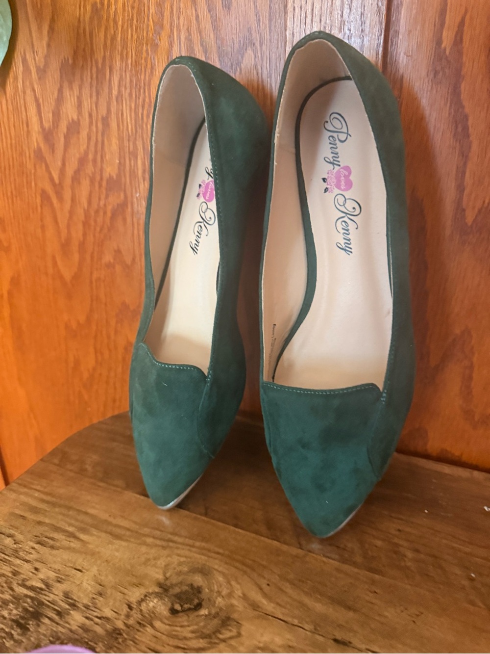 New Penny Loves Kenny Green Pointed Toe Suede Flats